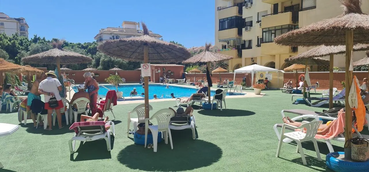 Pool & Parking Boliches Beach Fuengirola