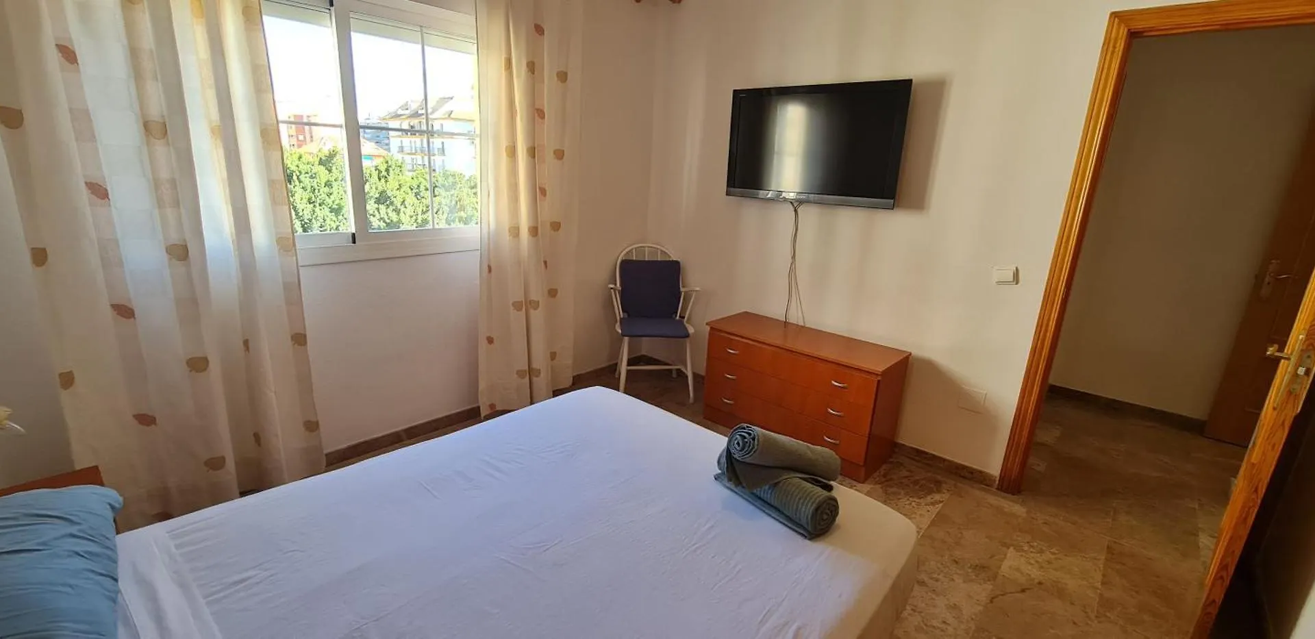 Pool & Parking Boliches Beach Fuengirola